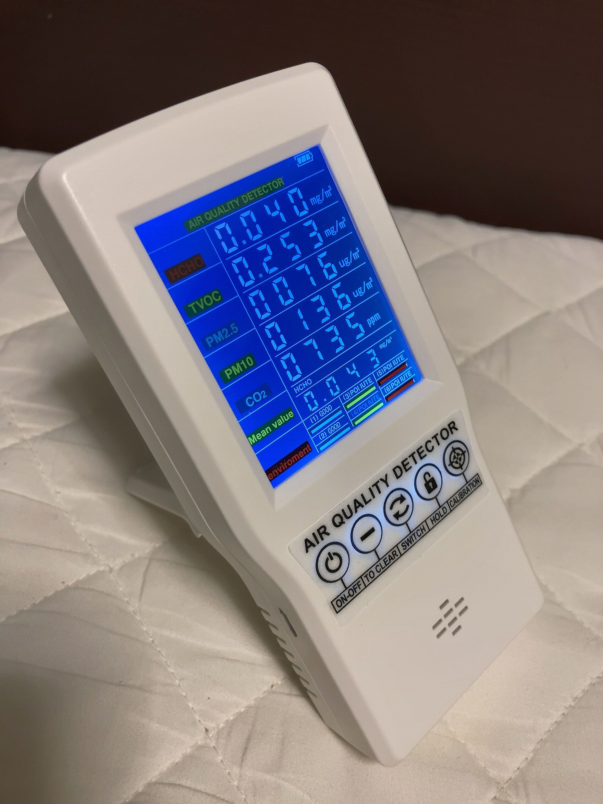 Medidor portátil de calidad del aire interior para controlar partículas y ambiente en casa