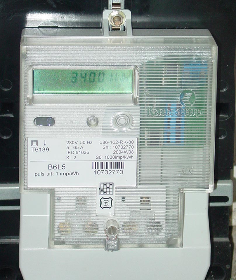 Medidor de consumo eléctrico para calcular kWh de un aparato en casa