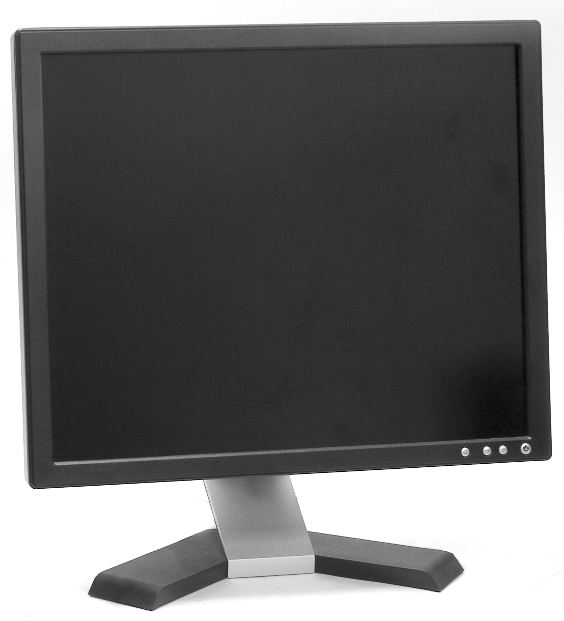 Monitor de ordenador encendido para calcular consumo eléctrico