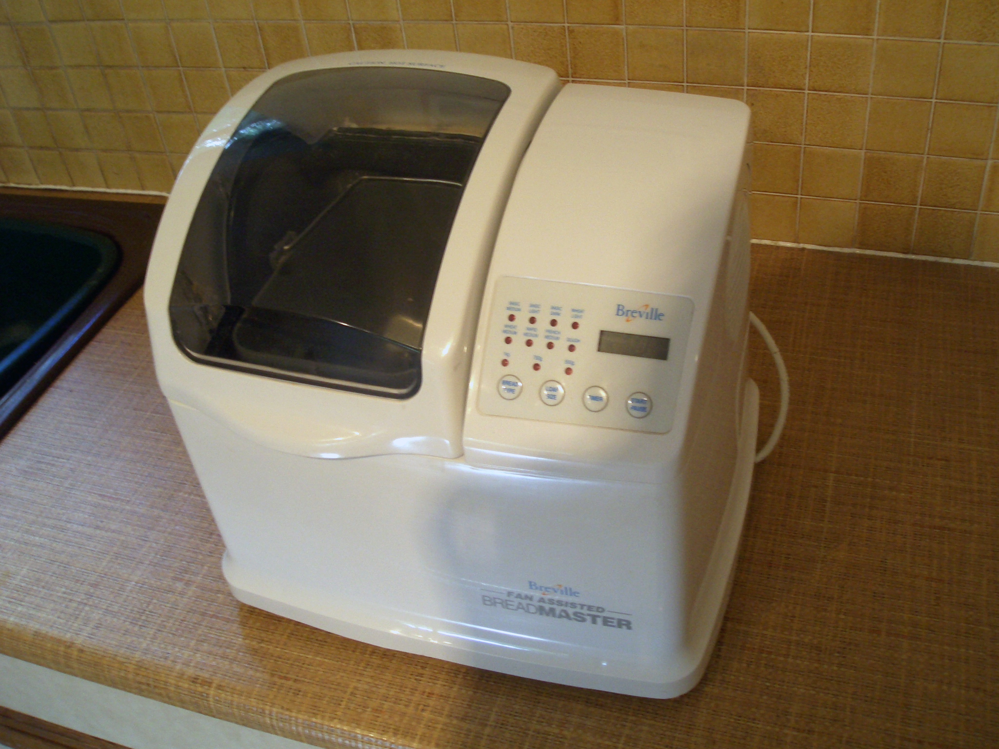 Panificadora eléctrica para calcular consumo y coste de hacer pan en casa
