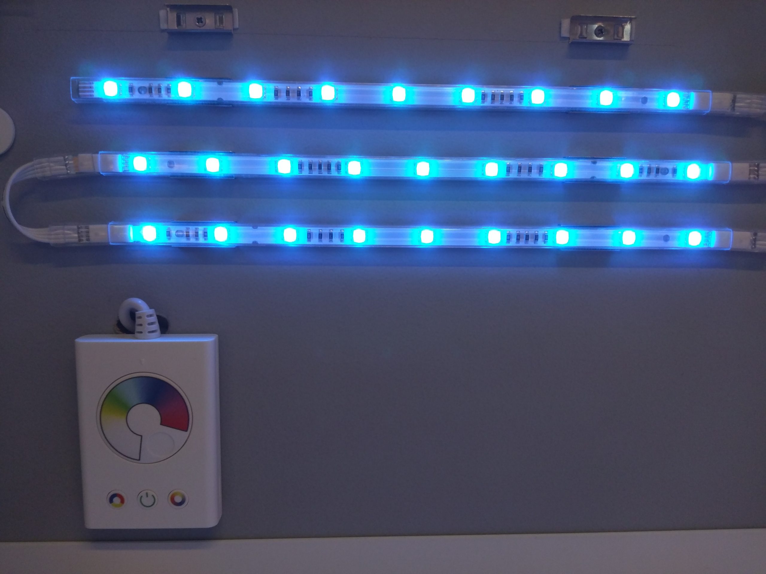Tira LED RGB para calcular consumo eléctrico y coste de uso